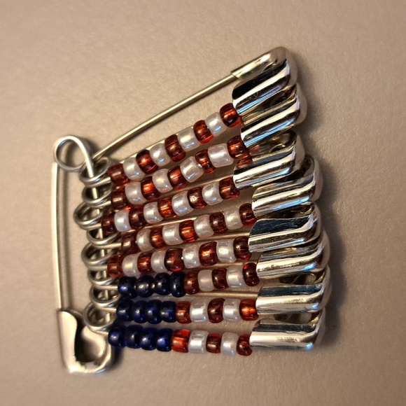 Safety pin flags, 5 total - Picture 2 of 4